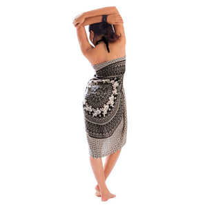 ELEPHANT SARONG IN BLACK AND WHITE